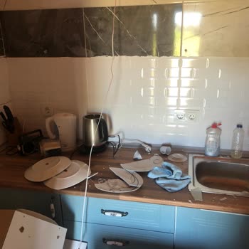 Koçtaş Montaj Hatası Sebebiyle Mutfak Dolapları Yere Düştü