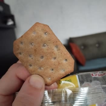 A101 Zeytinli Krakerde Beklenmedik Misafir: Üretimde Hijyen Sorunu