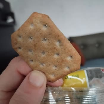 A101 Zeytinli Krakerde Beklenmedik Misafir: Üretimde Hijyen Sorunu