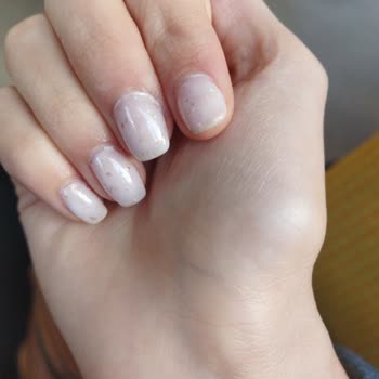 Zafer Plaza Gratis'te Yapılan Kalıcı Oje