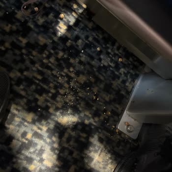 İDO Deniz Otobüsü Temizlenmemiş