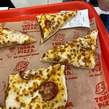 Terra Pizza Sucuklu Dediklerine Bakın