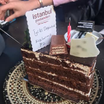 İstanbul Pastanesi Pasta Bayattı Tamamen