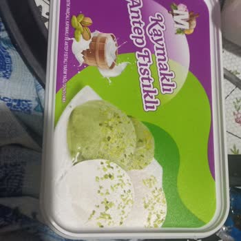 Migros Markalı Antep Fıstıklı Kaymaklı Dondurmanı Tadı Rengi Garip