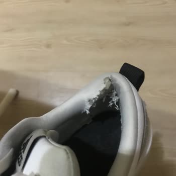 In Street Ayakkabının İç Astarının Yırtılması Ve Garantiden Ret Verilmesi