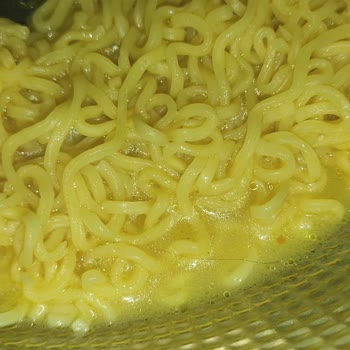indomie Noodle Körili Ürününde Şaşırtan Kıl Sorunu!