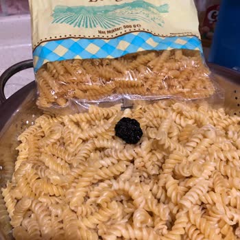 A101 Makarnanın İçinde Ne Olduğu Belli Olmayan Bir Şey Çıktı