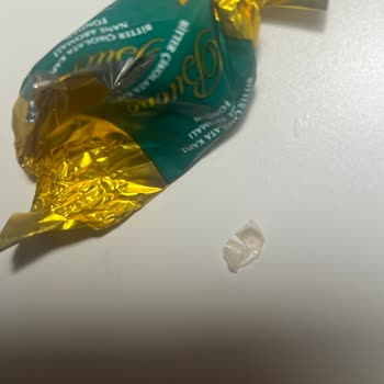 BİM Buono Naneli Bitter Kaplı Drajenin İçinden Çıkan Plastik