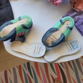 Adidas Ayakkabının Altı Çıktı