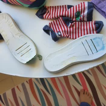 Adidas Ayakkabının Altı Çıktı