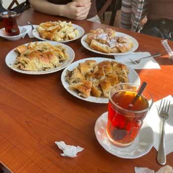 Tarihi Sarıyer Börekçisi (Sarıyer) Fazla Çekilen Para