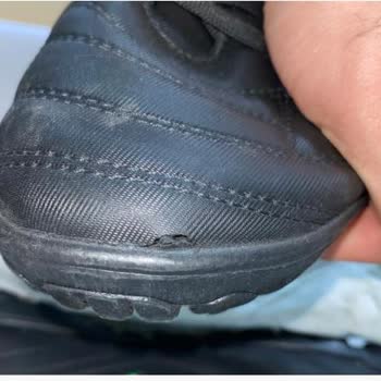 FLO Ayakkabı Halısaha Ayakkabısı Patladı