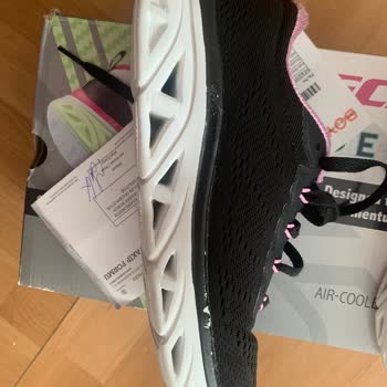 Skechers Ayakkabı Kenarlarının Boyasının Çıkması