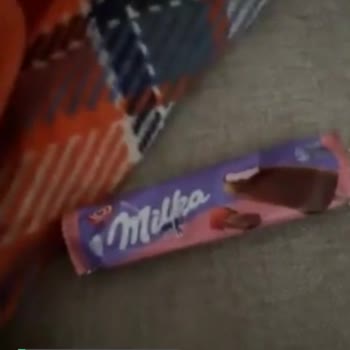 Milka Çilekli Dondurmanın Çikolata Kaplamasından Farklı Madde Çıktı!