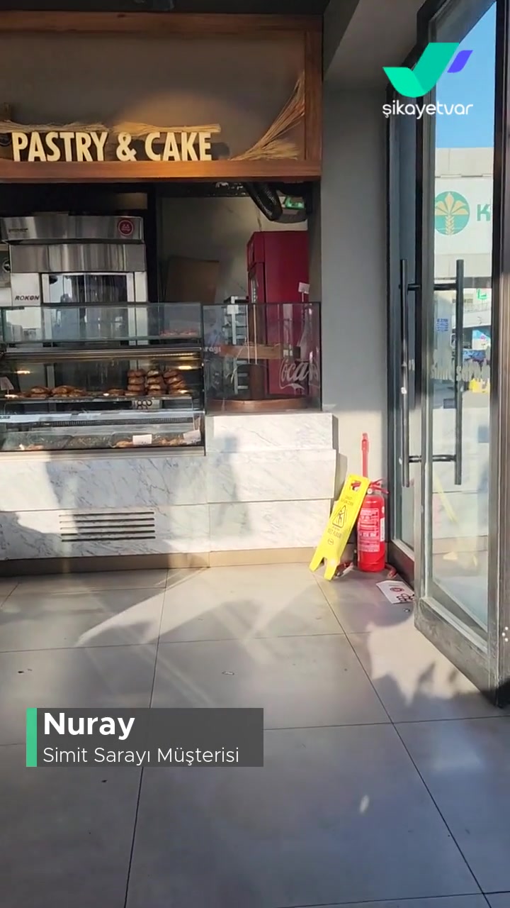 Simit Sarayı Fiyatlar Astronomik Ama Ortam Berbat, Çok Sıcak, Perde Yok! videonun kapak resmi