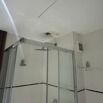 The Sign Değirmen Otel Kötü İlgisizi Bakımsız Bir Otel