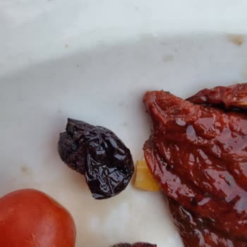 Tavuk Dünyası Başkasının Atığı Tekrar Servis Ediliyor.