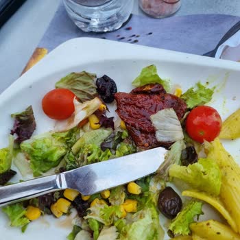 Tavuk Dünyası Başkasının Atığı Tekrar Servis Ediliyor.