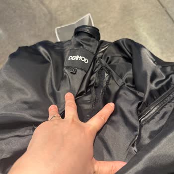 Derimod Deri Ceket İçi Söküldü