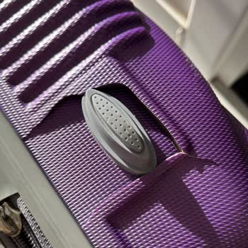 Villa Seyahat Kırık Valiz Teslim Etti