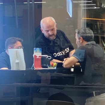 Samsung Mağazadan Sebep Yokken Atıldım