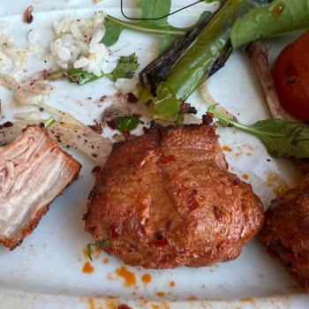 Aydos Sosyal Tesisleri Tabaklarda Kıl Çıktı Ve Yemek Soğuk Geldi