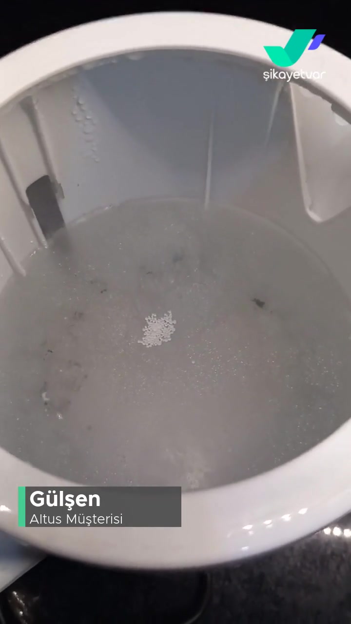 Altus Marka Çaycı Su Üzerinde Plastik Sorunu videonun kapak resmi