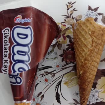 BİM Dudi Çikolatalı Kaymak DONDURMASI'DAN Kıl Çıktı