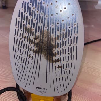 PHILIPS Ev Aletleri Ütü Altının Sürekli Kararıp Kıyafetlerimi Batırması