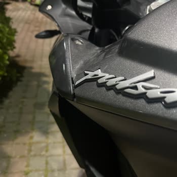 Bajaj Pulsar RS200 Sol Grenaj Açıklığı