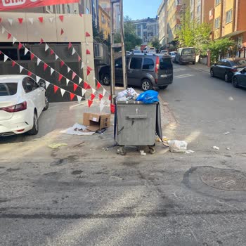 Ümraniye Belediyesi Ümraniye Çöpler Toplanmıyor.