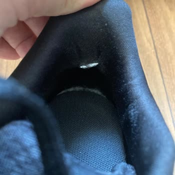 Adidas Ayakkabı Üç Ay İçinde Yırtıldı Mağdur Edildim