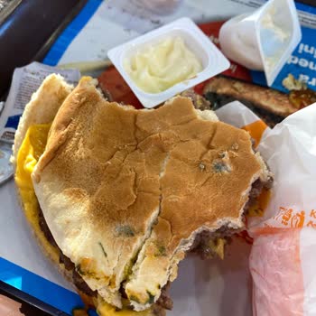 Burger King Bayat Ürün Küflenmiş Ekmek Bozulmuş Et