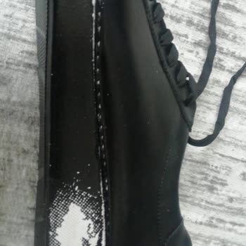 Owwo_shoes Kalitesiz Ürün Ve İletişimsiz Satıcı Sorunu