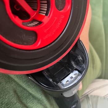 Bosch Elektrikli El Aletleri BCS712XXL Şarjlı Süpürge Şikayet