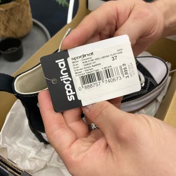 Sporjinal Converse Marka Ayakkabının Barkod Okumaması