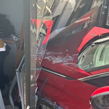 2017 Model 59bin Km Peugeot 3008 Ağır Kaza Sonrası Airbaglar Açmadı.