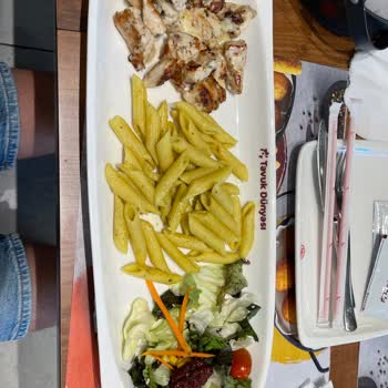 Tavuk Dünyası Tabaktaki Yeşillik İçi Geçmiş