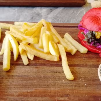 Birtat Fırın Hamburger Hayal Kırıklığı: Sert Et Ve Bayat Ekmek!