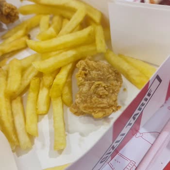 KFC Menü İçeriğini Değiştirip Bilgi Vermemeleri