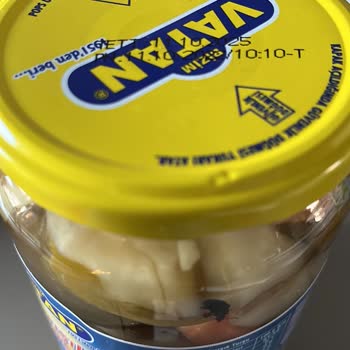 Şok Marketler Turşu İçerisinden Çıkan Böcek