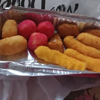 Maydonoz Döner Üründen Çalıyor. Eksik Ürün Koyuyor