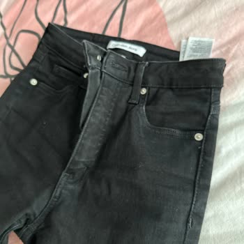 Calvin Klein Pantolonları İnanılmaz Kalitesiz