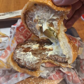 Burger King'ten Yoğunlukta Becerilemeyen Hamburger Servisi!