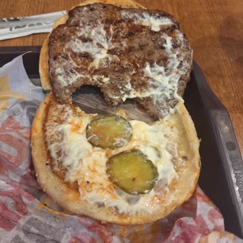 Burger King'ten Yoğunlukta Becerilemeyen Hamburger Servisi!