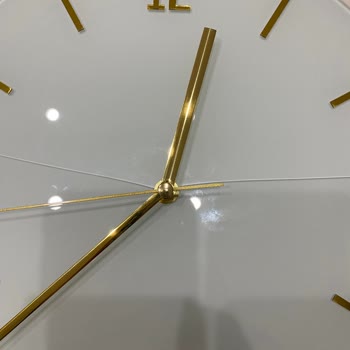 MetaQuartz Aksesuar (metasery) Hasarlı Saat (kendi Kendine Çatladı )