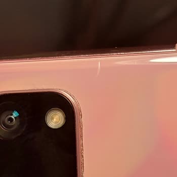 Samsung Sağlam Telefonun Camı Çatlamış Şekilde Teslim Eden Başarı Servisi