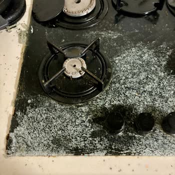 Electrolux Set Üstü Ocak Yemek Yaparken Patladı
