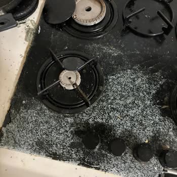 Electrolux Set Üstü Ocak Yemek Yaparken Patladı