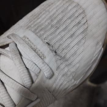 Nike Ayakkabımın Filesi Söküldü